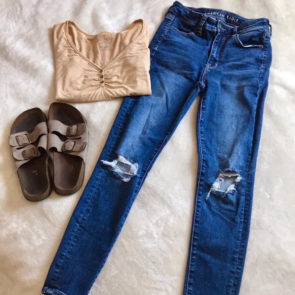 2/$35 ✨ High Waisted Ripped Jeans | American Eagle